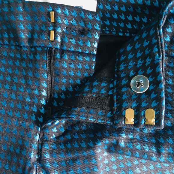 Capris With Fun Pattern - Picture 5 of 5